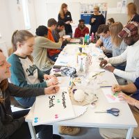Projektwoche: Schüler malen mit Geflüchteten