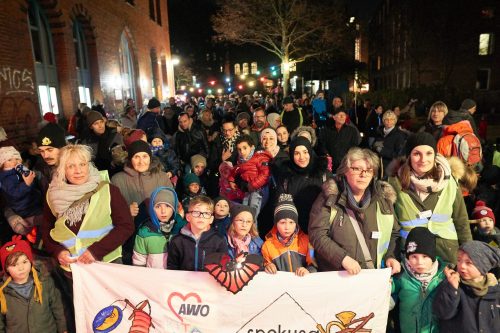 Mehrere hundert Teilnehmer beim „LaternenTamTam“