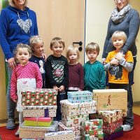 Kita-Kinder beschenken Tafel-Kinder