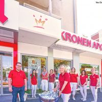 Ahlemer Kronen Apotheke spendet Desinfektionsmittel im Wert von 540 Euro an die AWO