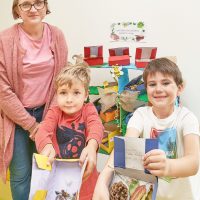 Kinder entdecken die Natur