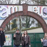 Mit Graffitikunst willkommen heißen