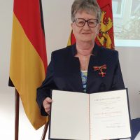 Bundesverdienstkreuz an Helga Büschking verliehen