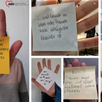 Mit erhobener Hand gegen Gewalt an Frauen