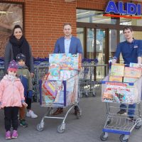 Zwei Einkaufswagen voll